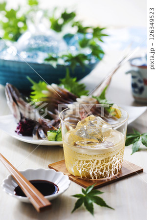 焼酎と鯵のお造り 126349523