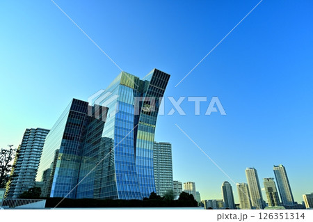 横浜市みなとみらい都市風景夕景 126351314