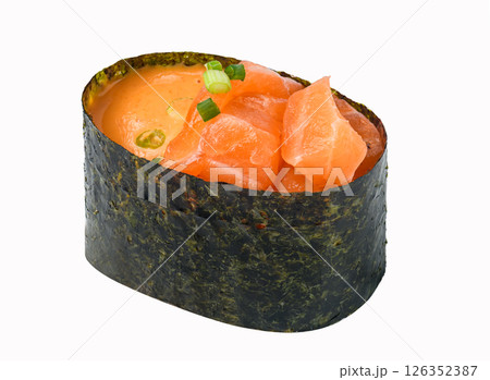 Salmon gunkan sushi with fish roe and green onion 126352387