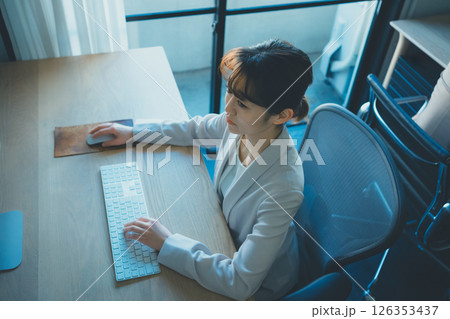 Business person 126353437