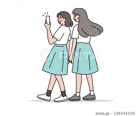 スマホで自撮りする女子高生 126354159