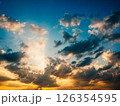 雲が広がる夕焼けの風景 126354595