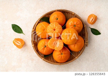 オレンジ色 オレンジ 橙 126355643