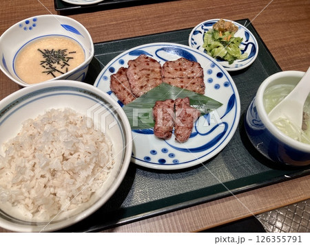 おいしい牛タン定食 126355791