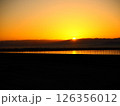 年明けの初日の出 126356012