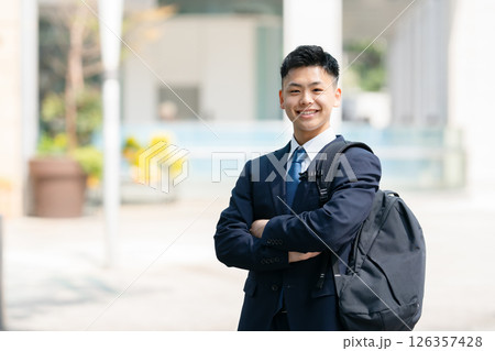 若い男性　ビジネス　ポートレート 126357428