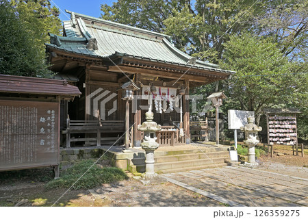 太田市散歩：新田神社　拝殿　太田市金山町 126359275