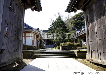 本願寺吉崎別院(吉崎御坊)の境内 本願寺吉崎別院(吉崎御坊)の境内 126359505