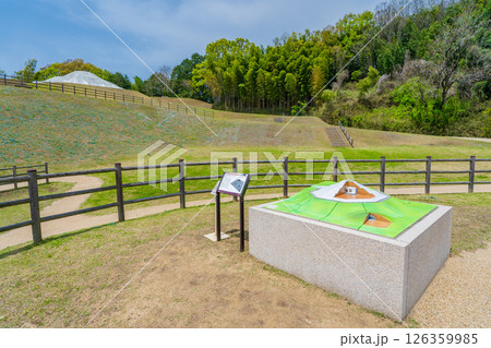 奈良県明日香村 牽牛子塚古墳 越塚御門古墳の模型 奈良県明日香村 牽牛子塚古墳 越塚御門古墳の模型 126359985