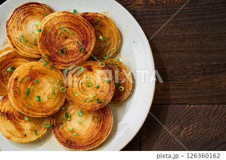 新玉ねぎの輪切り和風ソテー 126360162