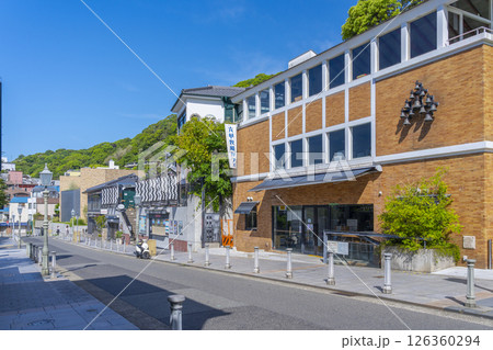 神戸北野異人館街　北野通り 126360294