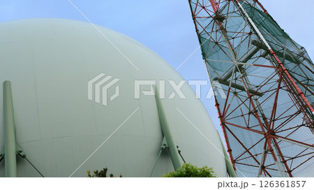 ガスタンクと電波塔 126361857