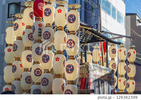 夏の京都 祇園祭 山鉾の提灯 夏の京都 祇園祭 山鉾の提灯 126362399