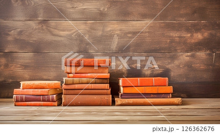 積み上げられた古い本 126362676