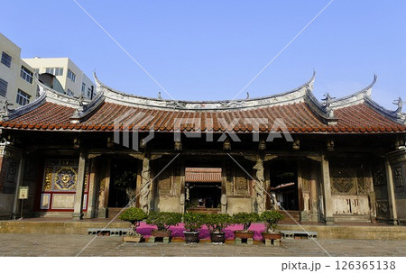 台湾・鹿港の龍山寺 台湾・鹿港の龍山寺 126365138