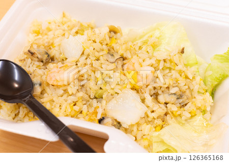 おいしい海鮮レタスチャーハン 126365168