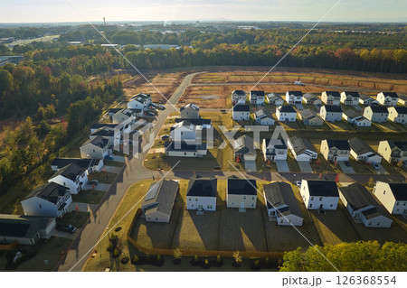 Aerial view of tightly packed homes in South Carolina residential area. New family houses as example of real estate development in american suburbs 126368554