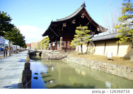 京都府 東寺・南大門(重要文化財) 京都市 南区 九条町 2022年2月 京都府 東寺・南大門(重要文化財) 京都市 南区 九条町 2022年2月 126368738