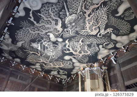 建仁寺法堂　双龍図天井画(京都市東山区) 126373829