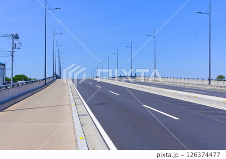 埼玉県吉川市吉川橋2025年5月 126374477