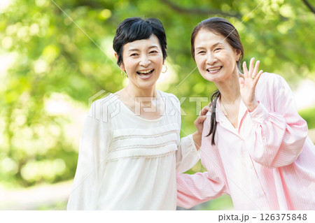 元気なシニア女性 126375848