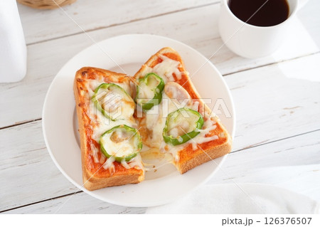 ピザトースト 126376507