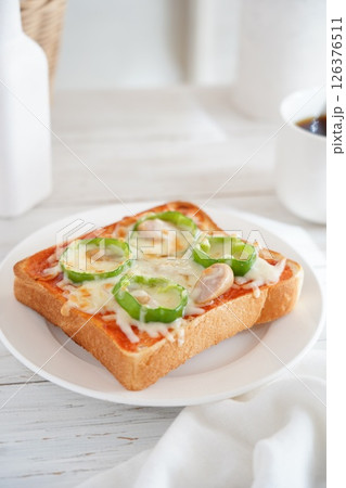 ピザトースト 126376511