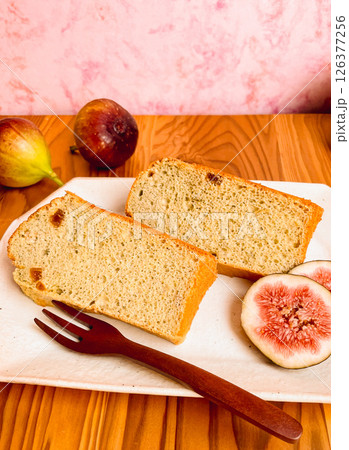 秋の味覚いちじくを使ったふんわりシフォンケーキのナチュラルスイーツ 秋の味覚いちじくを使ったふんわりシフォンケーキのナチュラルスイーツ 126377256