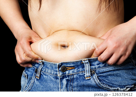 若い日本人女性のウエスト 若い日本人女性のウエスト 126378412