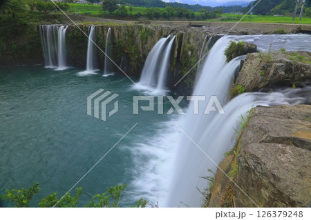 夏の原尻の滝（豊後大野市） 126379248