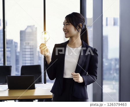 笑顔でつなぐ未来｜ひらめきが生まれる瞬間 126379463