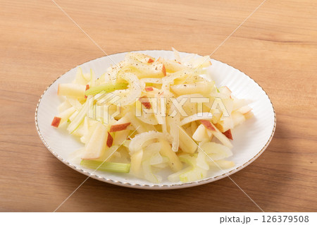 セロリとりんごのサラダ 126379508