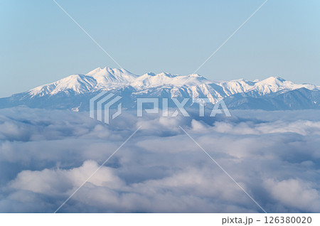 雪山の風景 126380020