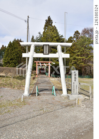 春の北海道函館市で東山八大龍神境内の風景を撮影 春の北海道函館市で東山八大龍神境内の風景を撮影 126380324