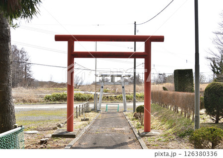 春の北海道函館市で東山八大龍神境内の風景を撮影 春の北海道函館市で東山八大龍神境内の風景を撮影 126380336