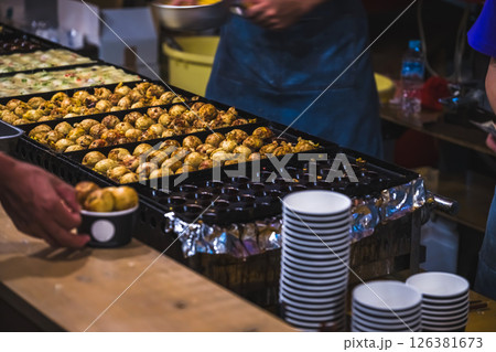 夏祭り 屋台のたこ焼き屋 夏祭り 屋台のたこ焼き屋 126381673