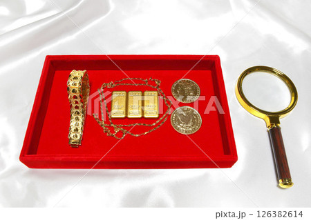 金　ジュエリー　宝石　買取　ビジネス 126382614