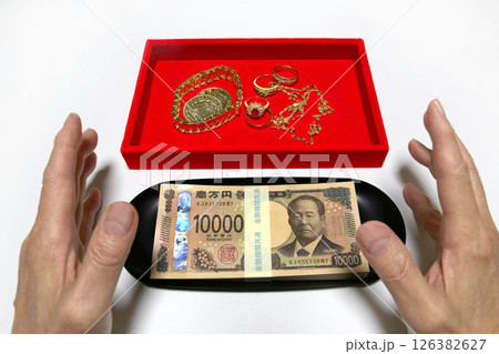 金　ジュエリー　宝石　買取　ビジネス 126382627