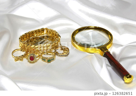 金　ジュエリー　宝石　買取　ビジネス 126382651