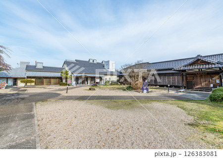 豊岡市立美術館「伊藤清永記念館」と出石藩家老屋敷 126383081