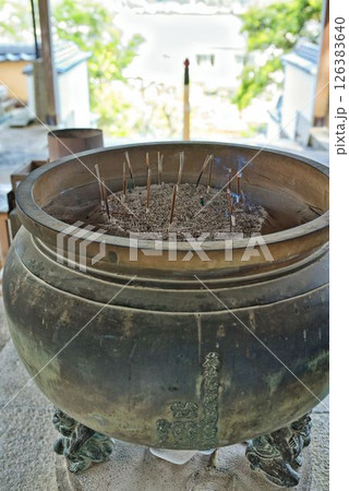 四国第23番霊場薬王寺の大香炉 126383640