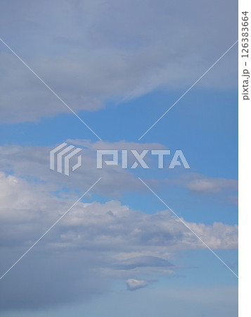 荒れ空から青空へ 126383664