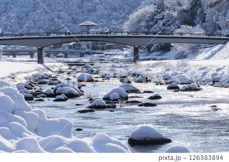雪景色の三朝温泉 雪景色の三朝温泉 126383894