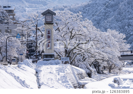 雪景色の三朝温泉 雪景色の三朝温泉 126383895