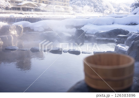 雪景色の三朝温泉 126383896