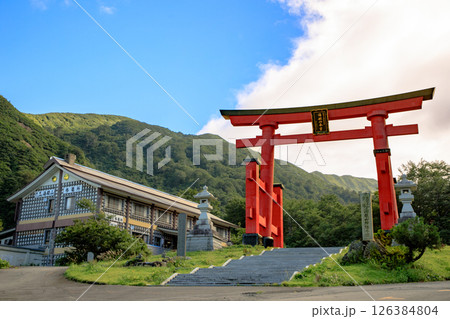 山形 出羽三山 湯殿山神社 大鳥居 山形 出羽三山 湯殿山神社 大鳥居 126384804