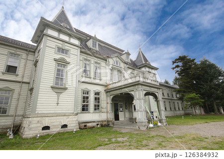国の重要文化財 ルネッサンス様式の旧米沢高等工業学校本館 国の重要文化財 ルネッサンス様式の旧米沢高等工業学校本館 126384932