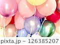 沢山の風船 126385207