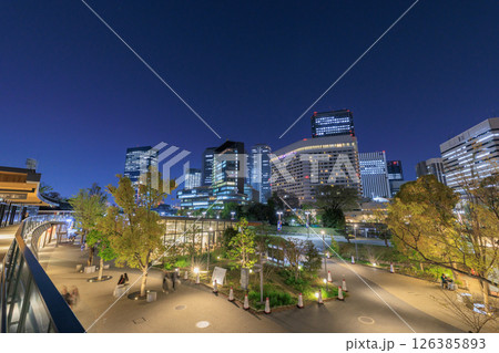 春の大阪城 城テラスの夜景(大阪府大阪市中央区) 春の大阪城 城テラスの夜景(大阪府大阪市中央区) 126385893