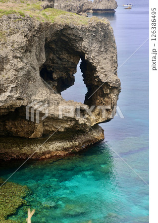 万座毛・まんざもう（沖縄県・恩納村） 126386495